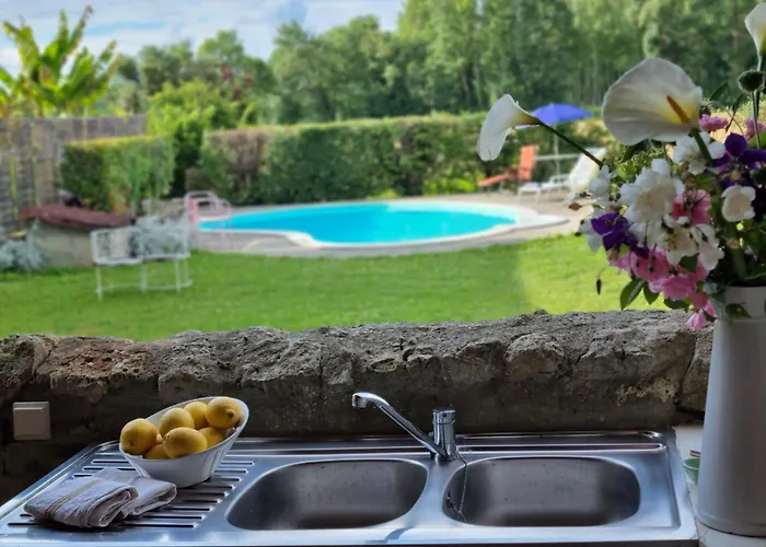 Hébergement de vacances Maisonnette Dans Village Médiéval - 2 Pers - Piscine Privée&jardin Fourcès