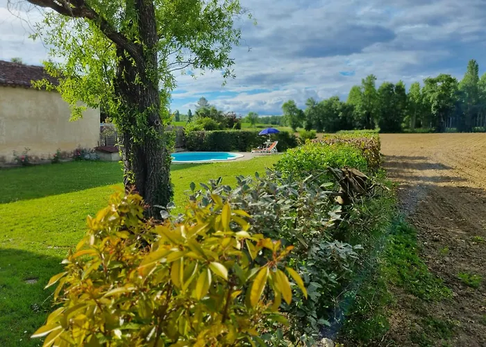Hébergement de vacances Maisonnette Dans Village Médiéval - 2 Pers - Piscine Privée&jardin *
